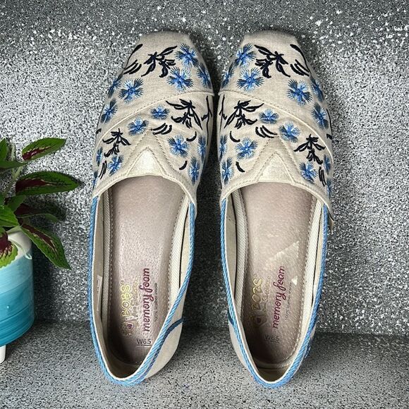 BOBS from Skechers Floral Embroidered Luxe Memory Foam Slip-On Flats Shoes 6.5 - Picture 6 of 8